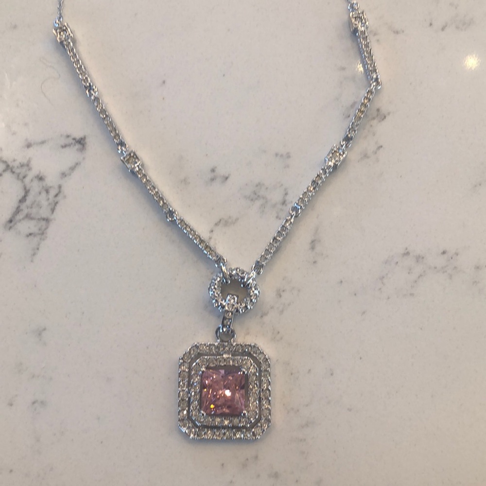 Pink square pendant necklace - Picture 2 of 2